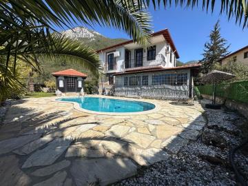 1 - Uzumlu, Villa / Detached
