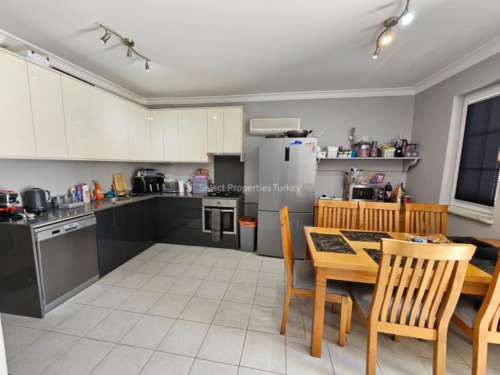 Image No.11-4 Bed Apartment for sale