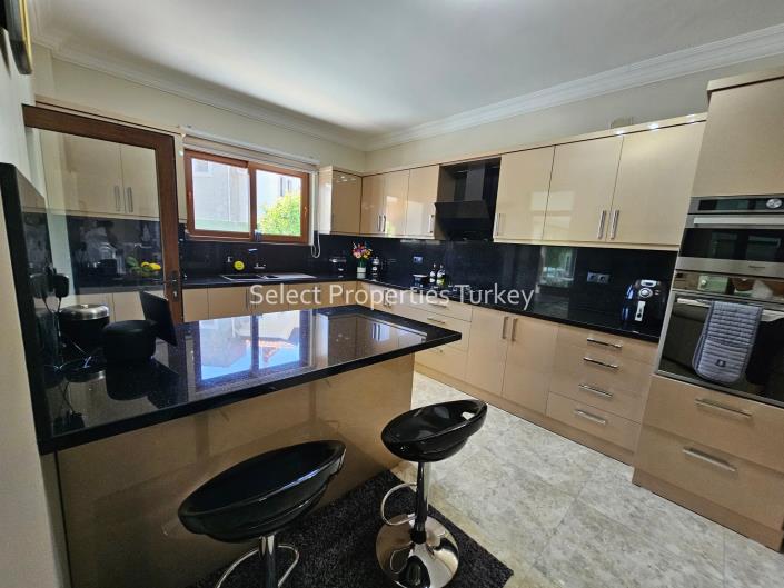 Image No.11-4 Bed Villa for sale