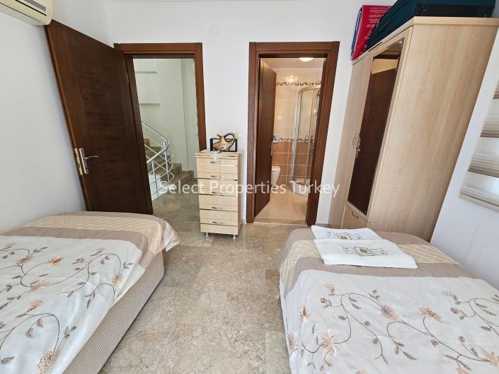 Image No.36-5 Bed Villa for sale