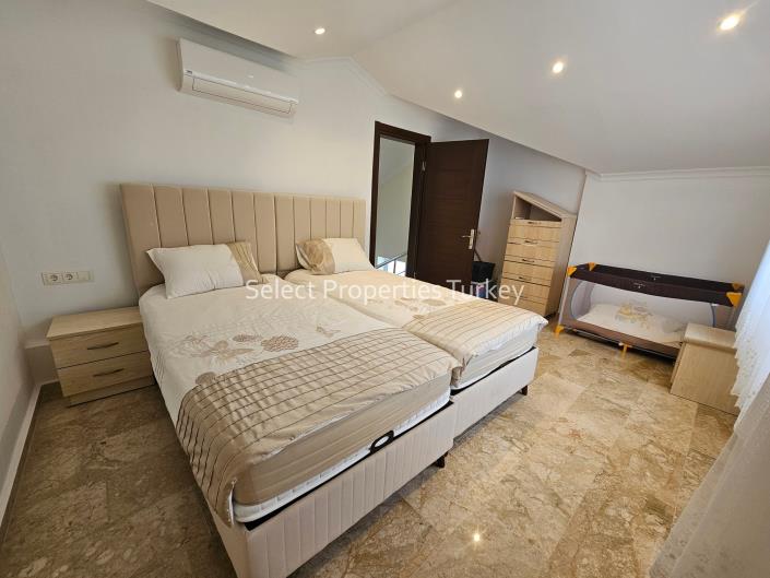 Image No.46-5 Bed Villa for sale