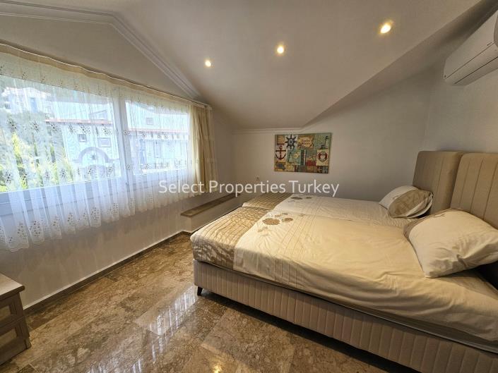 Image No.48-5 Bed Villa for sale