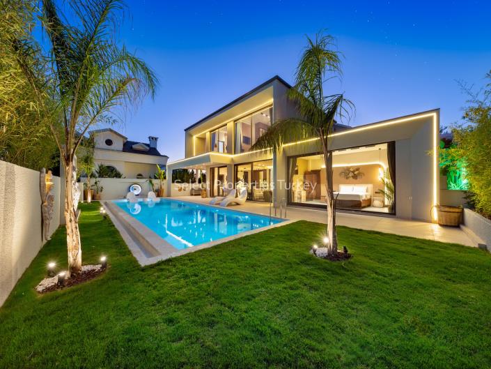 Image No.1-5 Bed Villa / Detached for sale