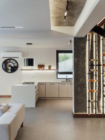 Image No.8-5 Bed Villa / Detached for sale