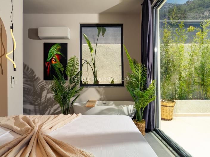 Image No.25-5 Bed Villa / Detached for sale