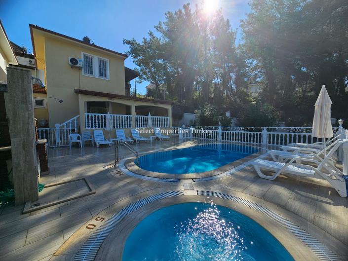 Image No.1-4 Bed Villa for sale