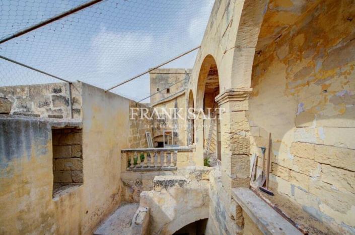 Image No.6-4 Bed Farmhouse for sale