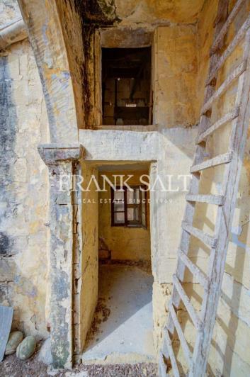 Image No.10-4 Bed Farmhouse for sale