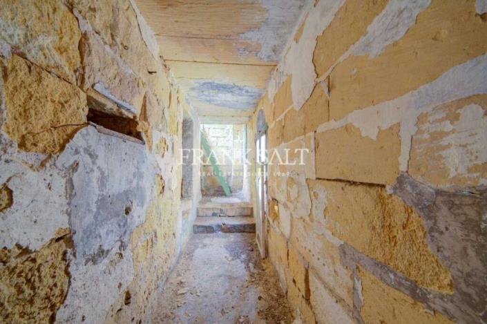 Image No.14-4 Bed Farmhouse for sale