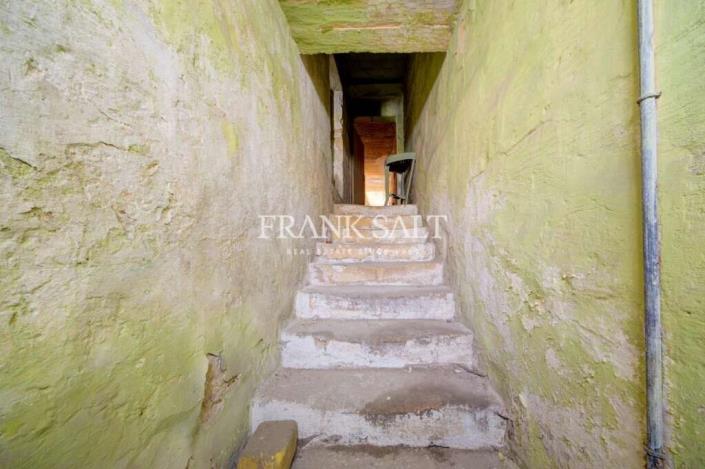 Image No.16-4 Bed Farmhouse for sale