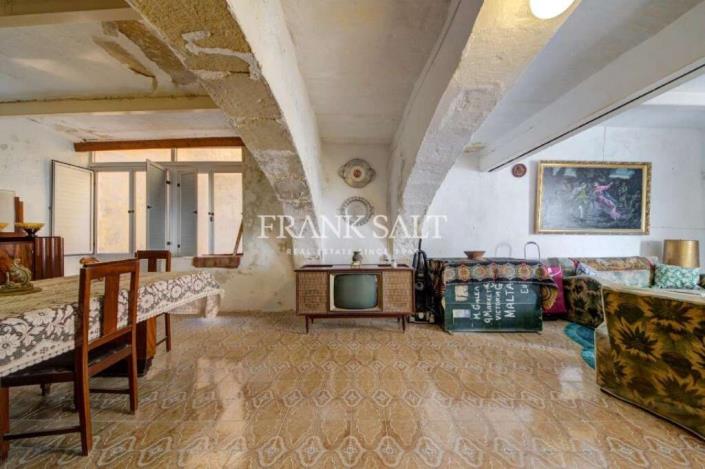 Image No.6-3 Bed Townhouse for sale