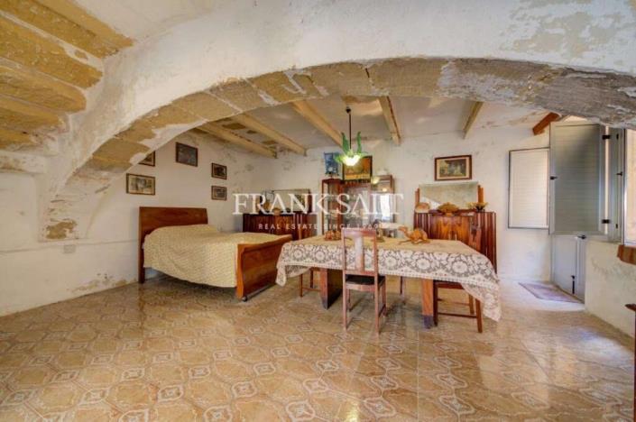 Image No.8-3 Bed Townhouse for sale