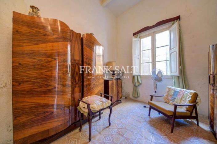 Image No.14-3 Bed Townhouse for sale