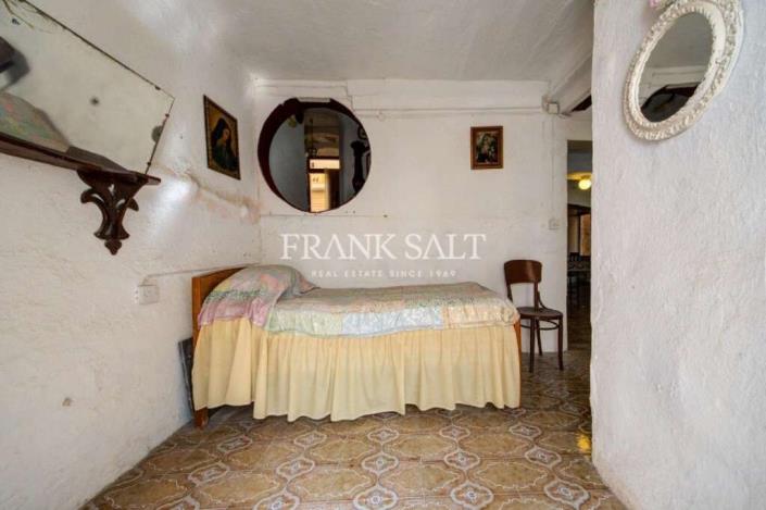 Image No.17-3 Bed Townhouse for sale