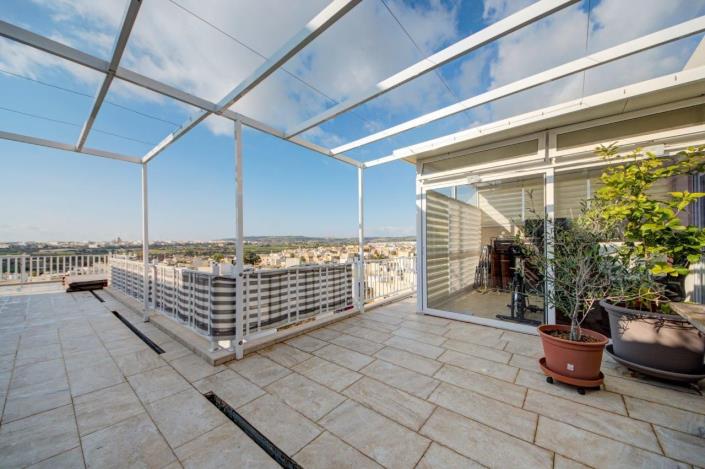 Image No.20-3 Bed Penthouse for sale