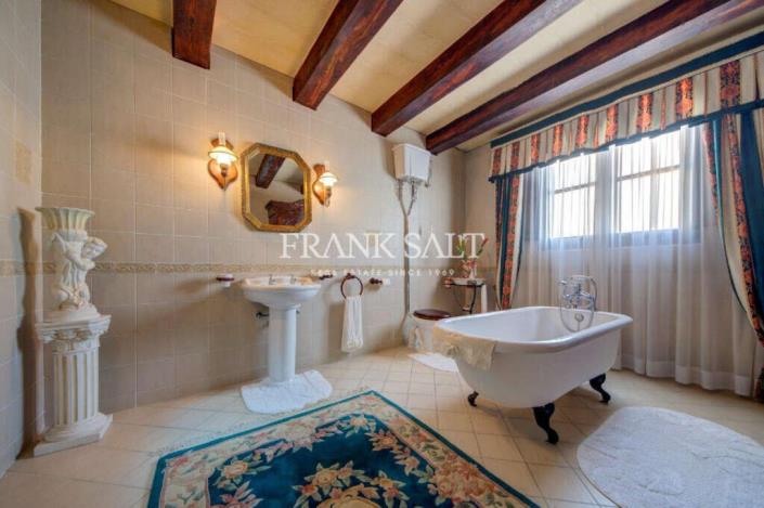 Image No.6-2 Bed Townhouse for sale