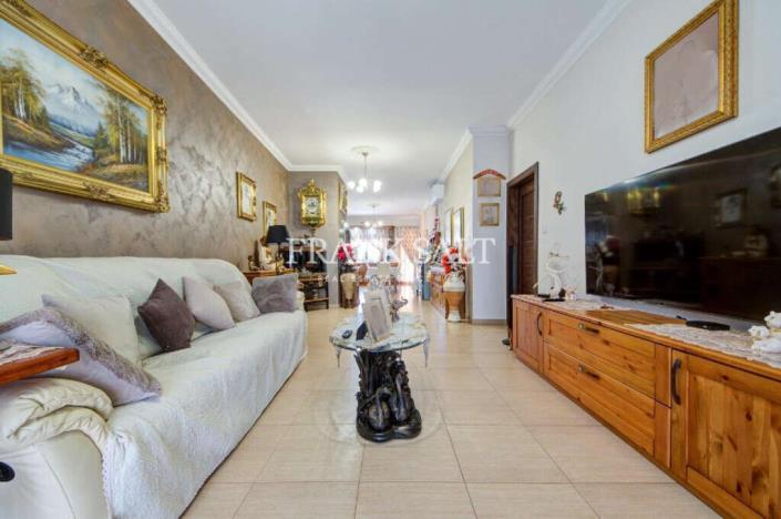 Image No.2-Penthouse de 2 chambres à vendre à Zabbar