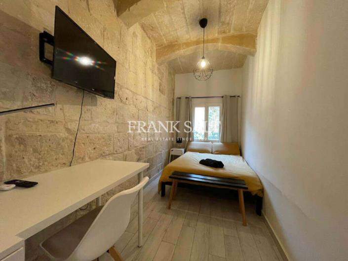 Image No.11-3 Bed Townhouse for sale