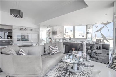 80ecd2f1-2525-4419-b4e5-a3758455d4b7