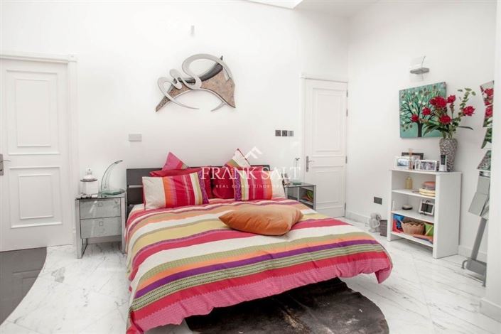 Image No.16-3 Bed Penthouse for sale