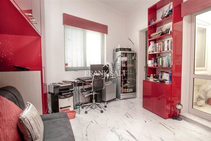 Image No.21-3 Bed Penthouse for sale