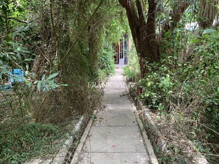 Image No.15-5 Bed Farmhouse for sale