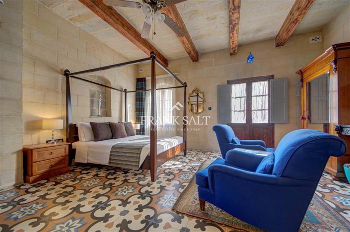 Image No.25-5 Bed Farmhouse for sale