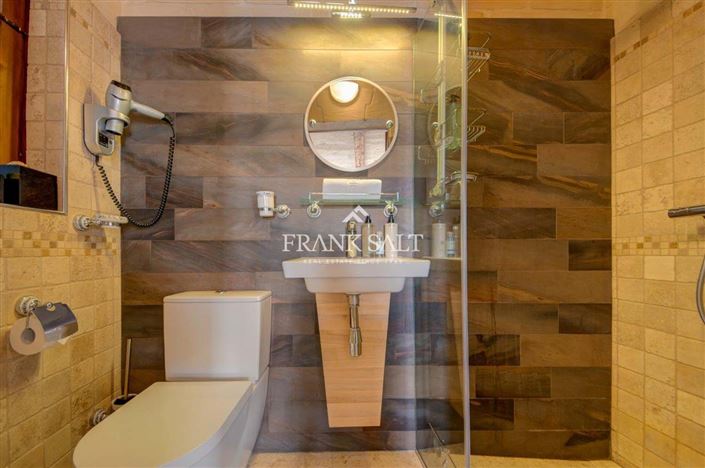 Image No.27-5 Bed Farmhouse for sale