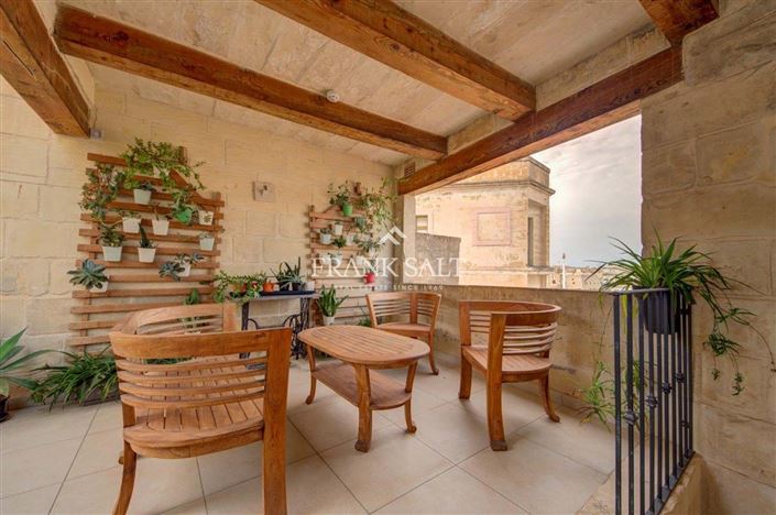 Image No.28-5 Bed Farmhouse for sale