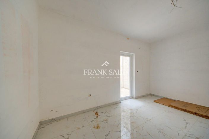 Image No.20-3 Bed Apartment for sale