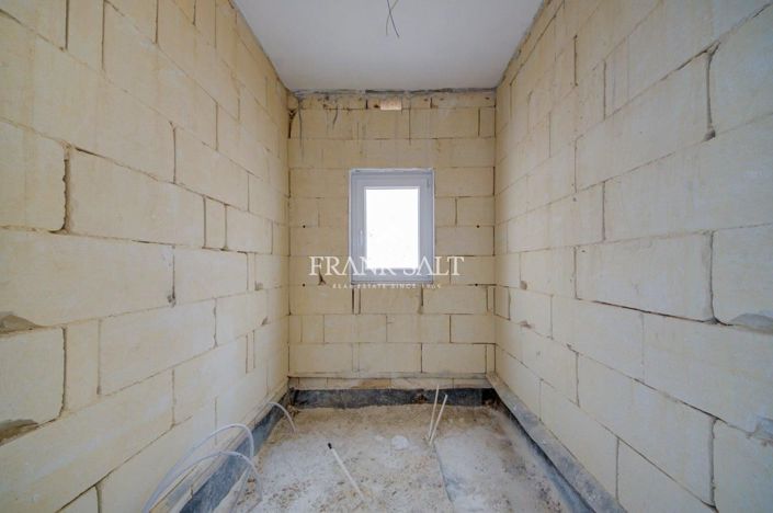 Image No.22-3 Bed Apartment for sale