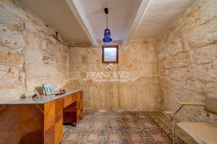 Image No.24-3 Bed Townhouse for sale