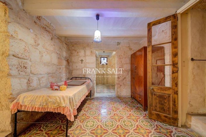 Image No.27-3 Bed Townhouse for sale