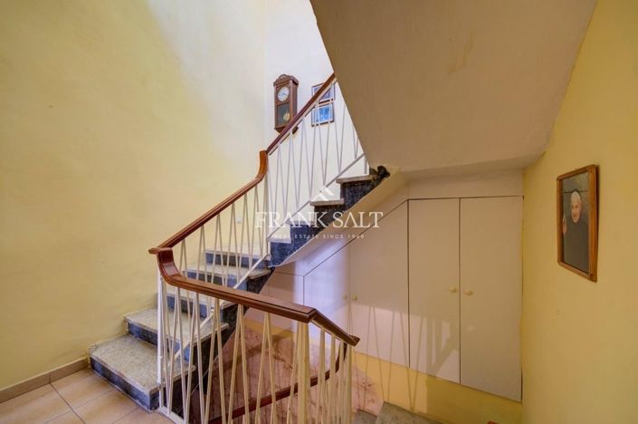 Image No.29-3 Bed Townhouse for sale