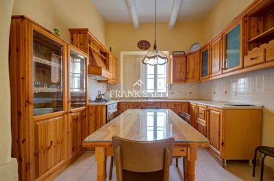 8034dfb1-f951-45d8-8a4f-1c27c12b4562