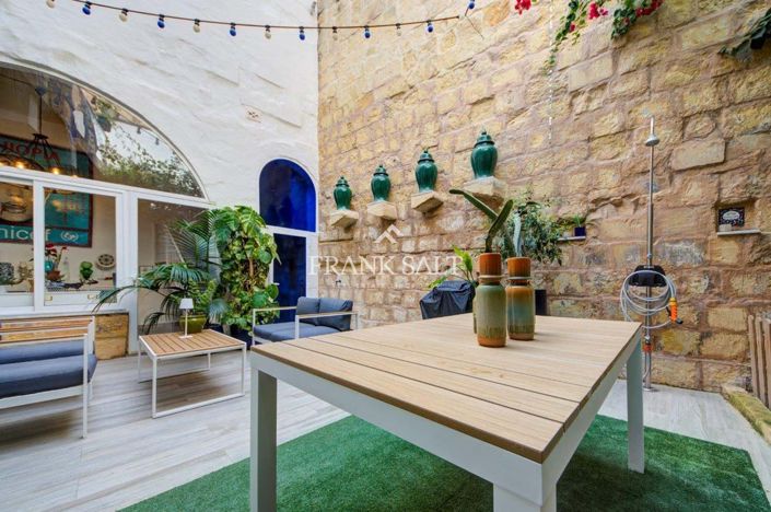 Image No.11-1 Bed Farmhouse for sale