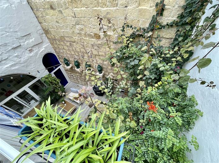 Image No.32-1 Bed Farmhouse for sale