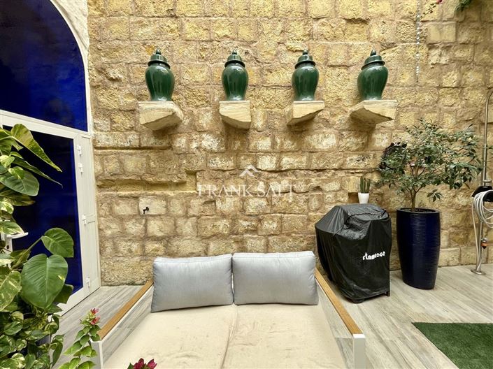 Image No.8-1 Bed Farmhouse for sale