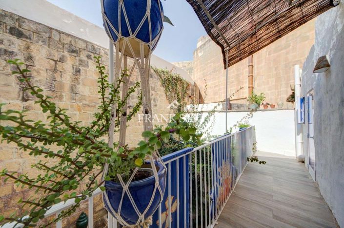 Image No.43-1 Bed Farmhouse for sale