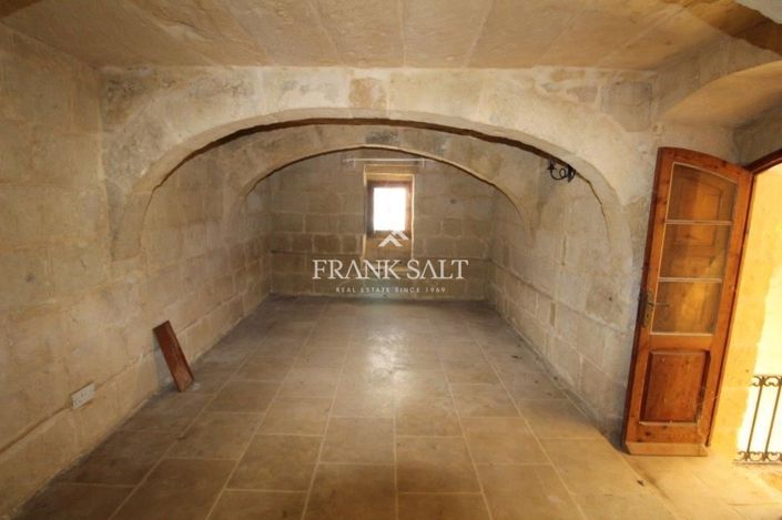 Image No.21-3 Bed Farmhouse for sale