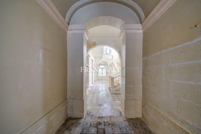 Image No.12-3 Bed Farmhouse for sale