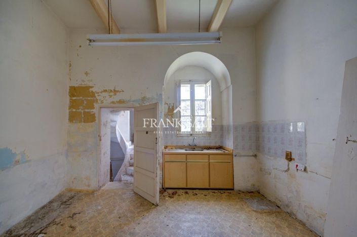 Image No.17-3 Bed Farmhouse for sale