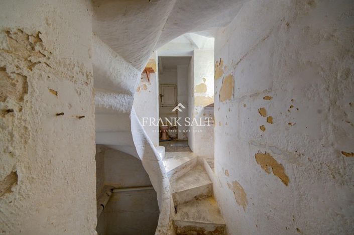 Image No.18-3 Bed Farmhouse for sale