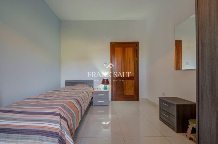 Image No.12-3 Bed Apartment for sale