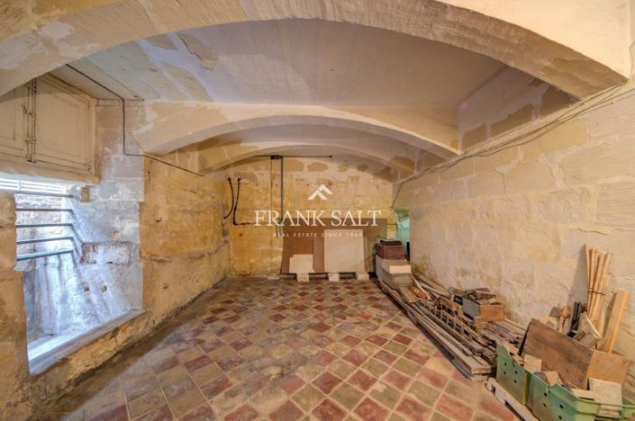 Image No.25-4 Bed Townhouse for sale