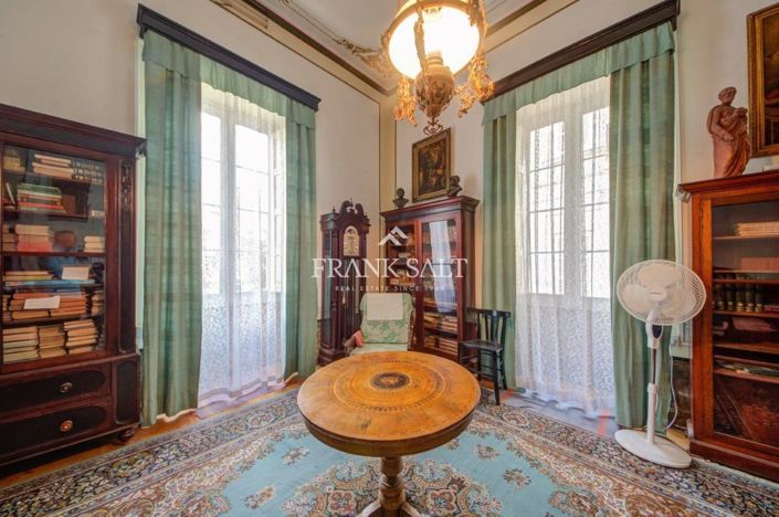 Image No.3-4 Bed Townhouse for sale