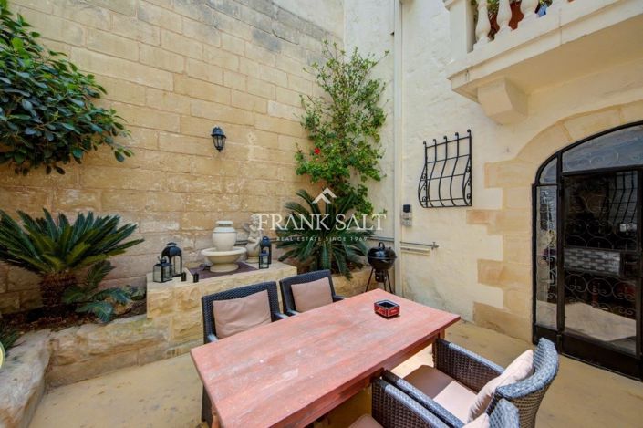 Image No.7-3 Bed Farmhouse for sale