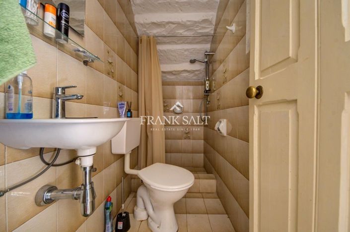 Image No.13-3 Bed Farmhouse for sale