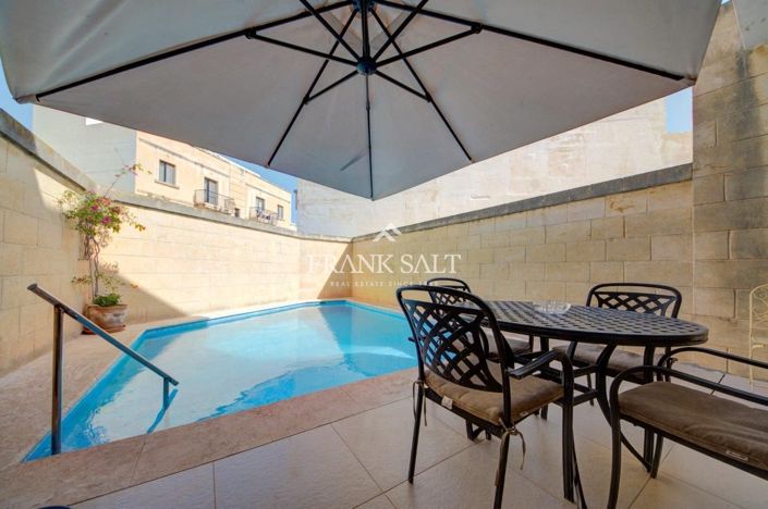 Image No.1-4 Bed House for sale