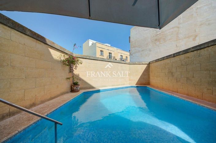 Image No.2-4 Bed House for sale